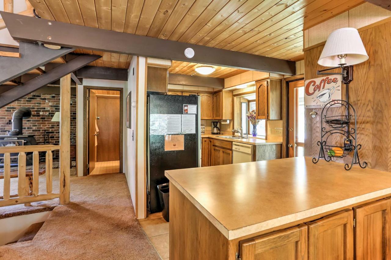 Riverside Winthrop Chalet With Hot Tub And 2 Decks! Exterior photo